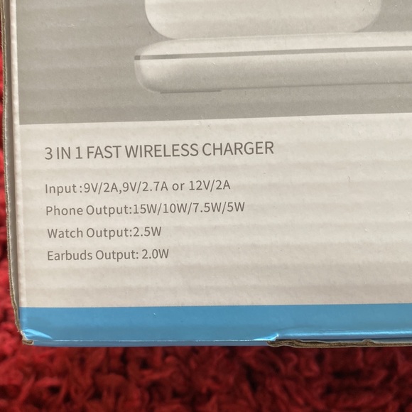 Wireless Charger for Iphone + Apple Watch - Picture 3 of 6